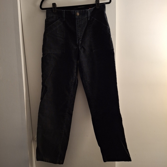 Levi's Women's Black Corduory Cargo Pants - Picture 1 of 9